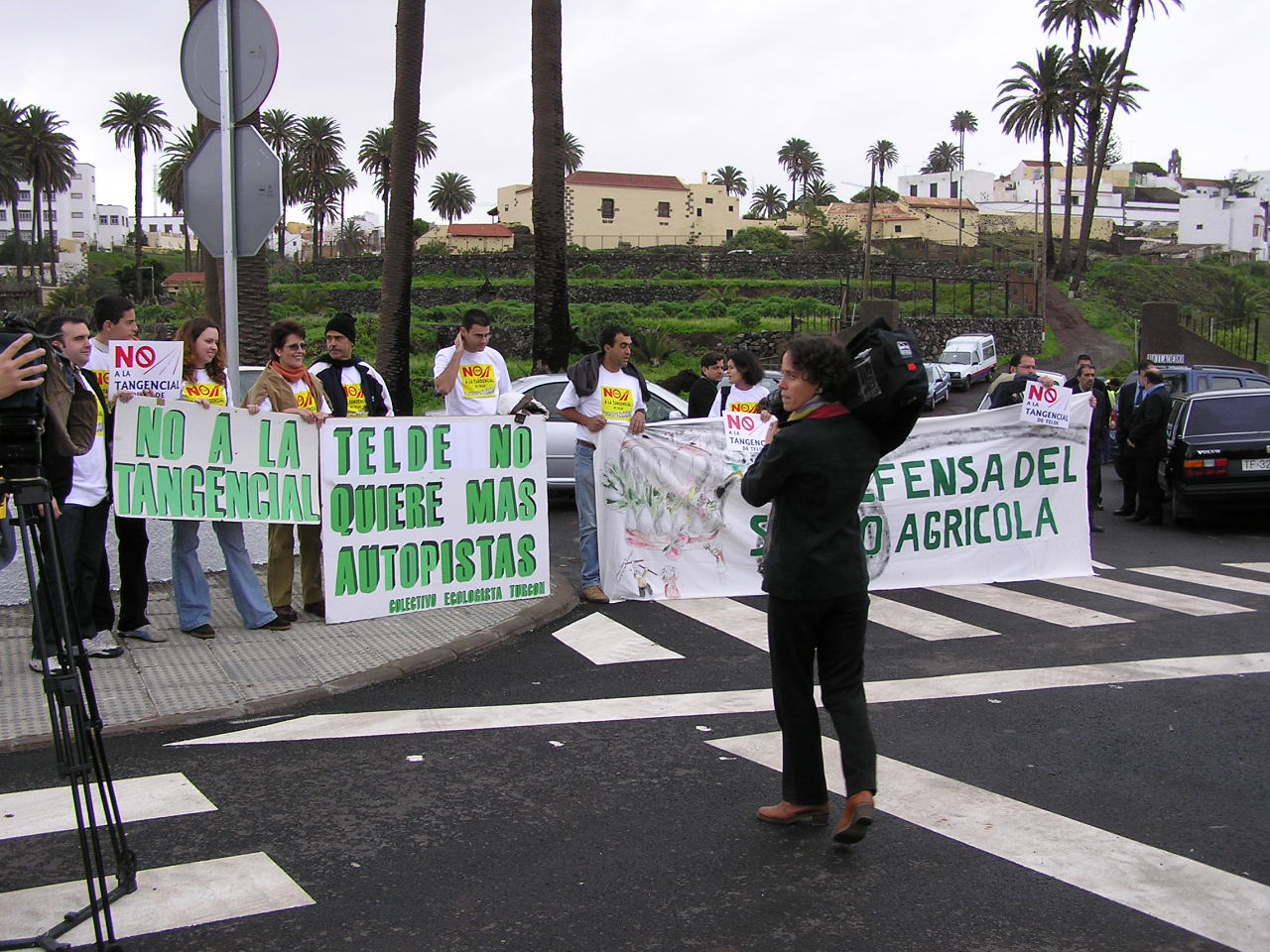 Acto de rechazo a la Tangencial en la inauguración de un vial de Telde